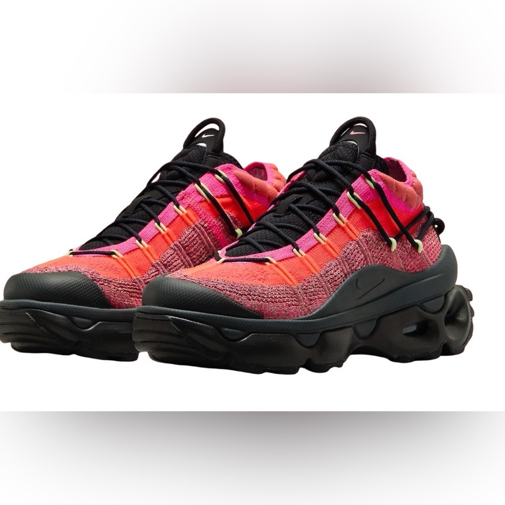 Nike Air Max Flyknit Venture Crimson 10 New without the box